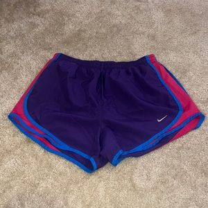 Women’s Medium Nike Shorts